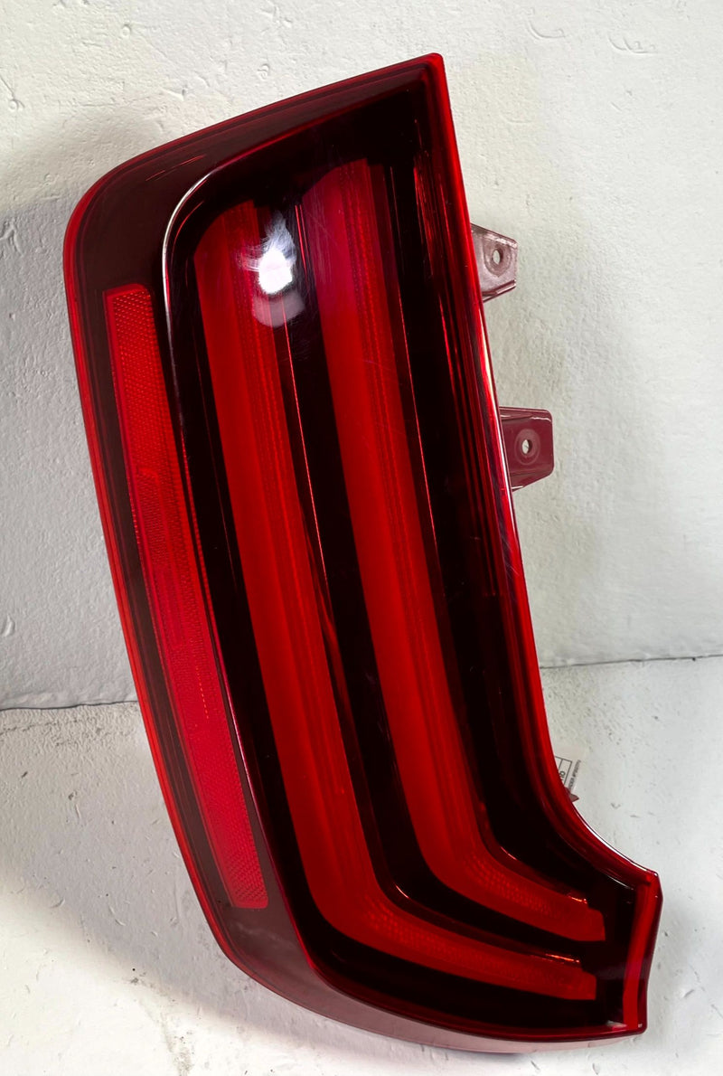 Load image into Gallery viewer, 20-22 KIA TELLURIDE REAR RIGHT LED QUARTER PANEL MOUNTED TAIL LIGHT LAMP #114361
