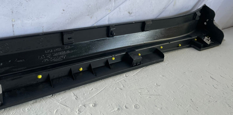 Load image into Gallery viewer, 22-25 GENESIS GV70 FRONT RIGHT ROCKER PANEL SIDE SKIRT MOLDING GRAY NSM # 107600
