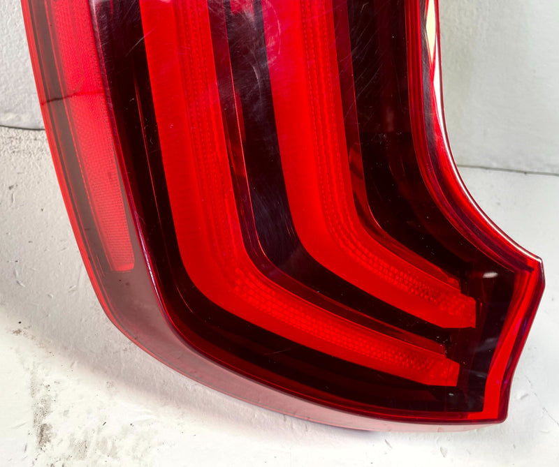 Load image into Gallery viewer, 20-22 KIA TELLURIDE REAR RIGHT LED QUARTER PANEL MOUNTED TAIL LIGHT LAMP #114361

