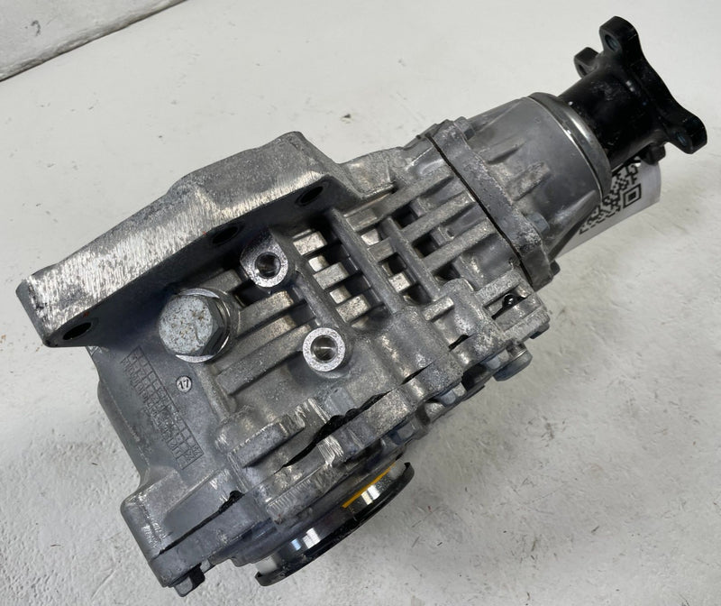 Load image into Gallery viewer, 21-26 HYUNDAI TUCSON AWD AUTO TRANSMISSION TRANSFER CASE 9 MILES 2.5L # 110196
