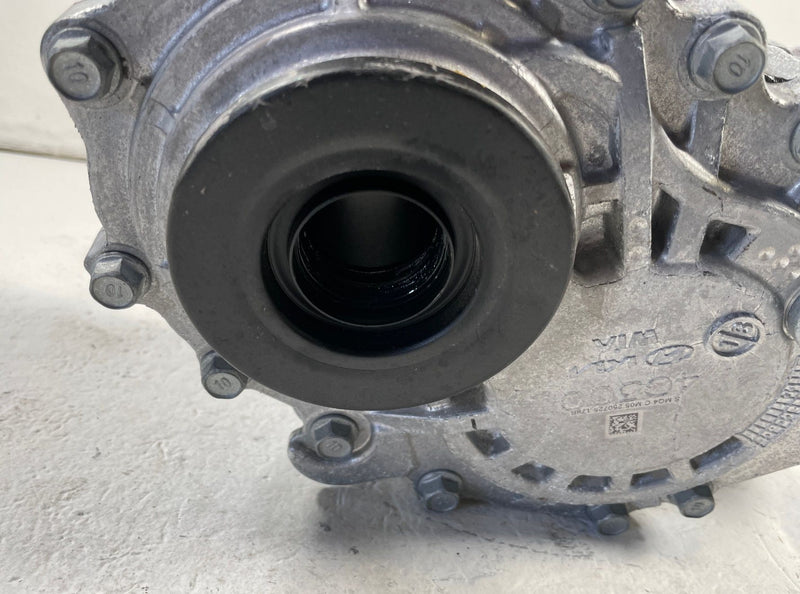 Load image into Gallery viewer, 21-26 HYUNDAI TUCSON AWD AUTO TRANSMISSION TRANSFER CASE 9 MILES 2.5L # 110196
