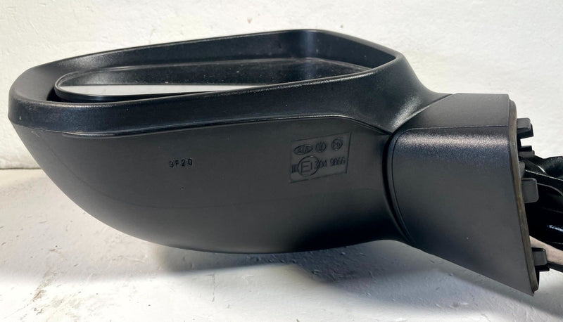 Load image into Gallery viewer, 2020-22 KIA TELLURIDE FRONT LEFT VIEW DOOR MIRROR W/O CAMERA WHITE SWP # 114355
