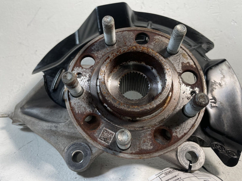 Load image into Gallery viewer, 22-25 HYUNDAI TUCSON AWD FRONT LEFT SIDE SPINDLE KNUCKLE W/ WHEEL HUB # 107362
