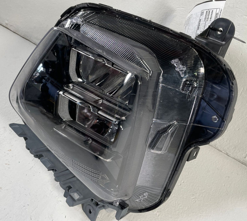 Load image into Gallery viewer, 25-26 HYUNDAI TUCSON FRONT LEFT DRIVER SIDE LED HEADLIGHT HEADLAMP 2.5L # 110207
