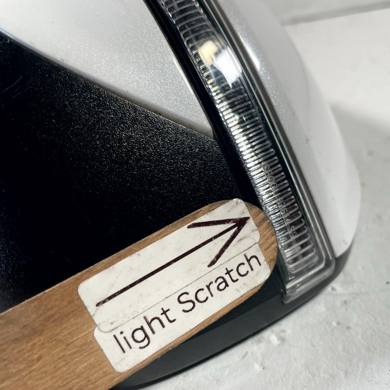 Load image into Gallery viewer, 2020-22 KIA TELLURIDE FRONT LEFT VIEW DOOR MIRROR W/O CAMERA WHITE SWP # 114355

