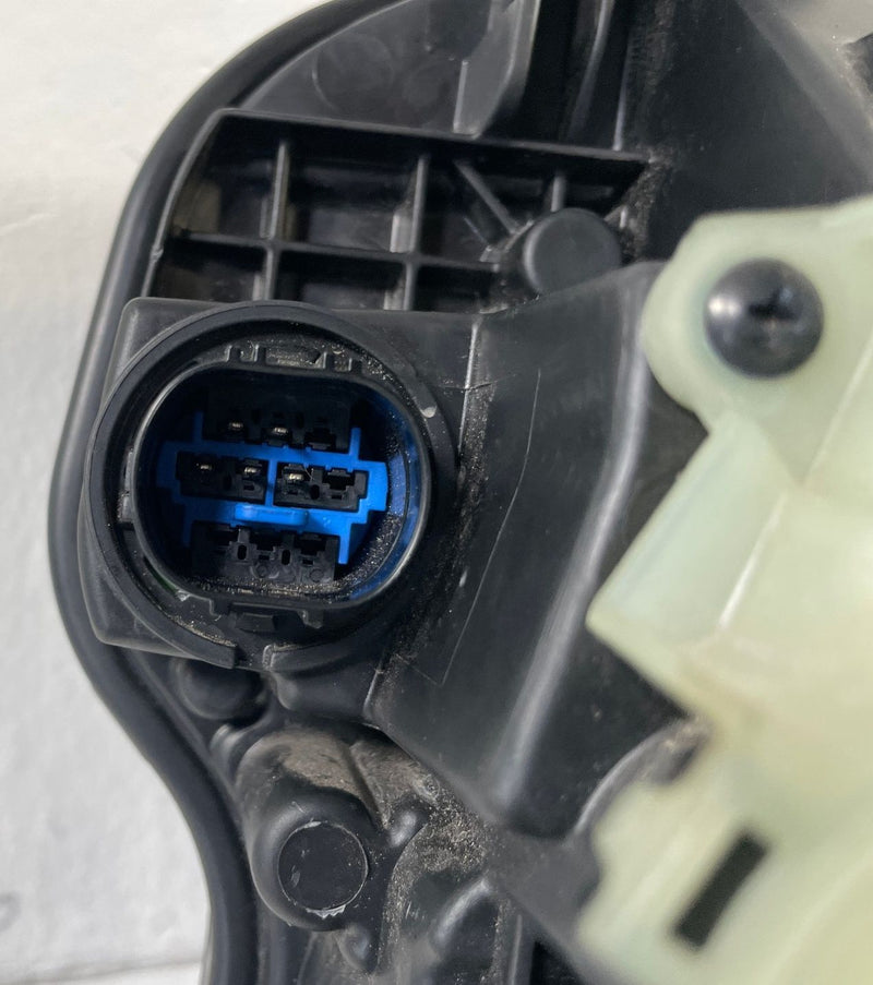 Load image into Gallery viewer, 25-26 HYUNDAI TUCSON FRONT LEFT DRIVER SIDE LED HEADLIGHT HEADLAMP 2.5L # 110207
