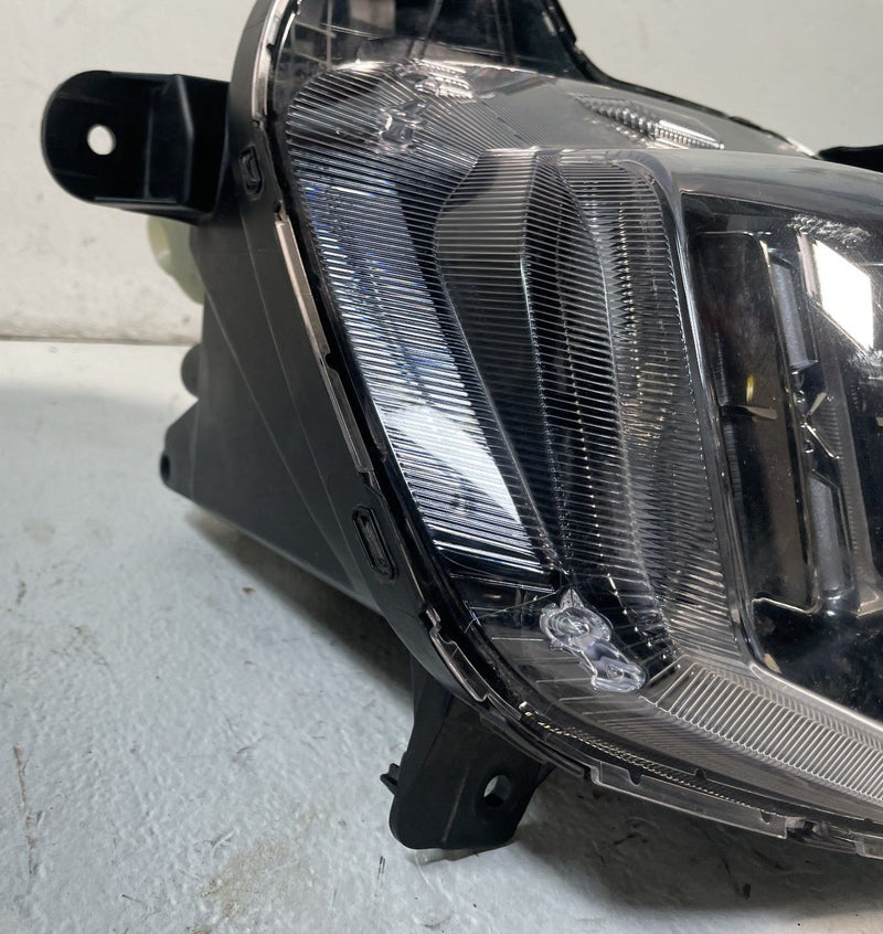 Load image into Gallery viewer, 2022-2024 HYUNDAI TUCSON FRONT LEFT DRIVER SIDE LED HEADLIGHT HEADLAMP # 107364
