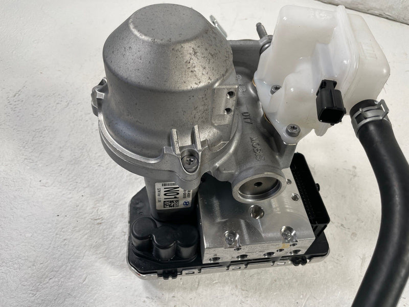 Load image into Gallery viewer, 2022-2024 HYUNDAI IONIQ 5 ABS POWER BRAKE BOOSTER W/ MASTER CYLINDER # 108849
