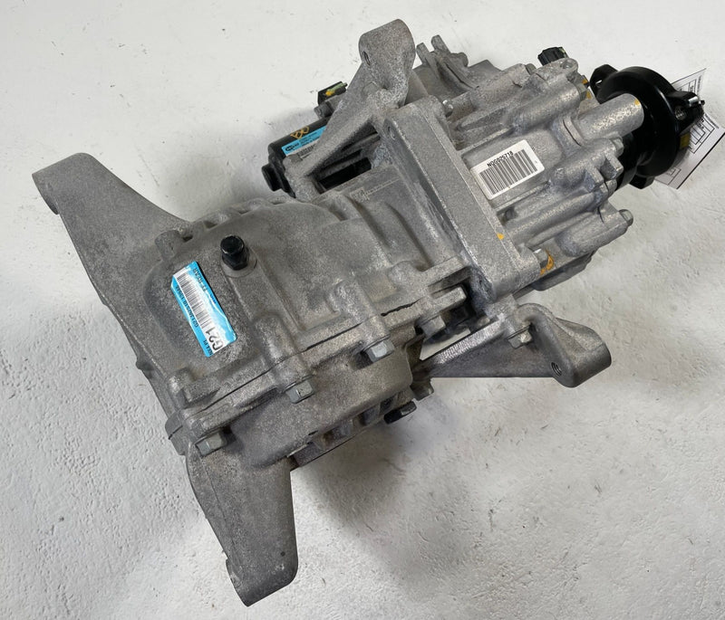 Load image into Gallery viewer, 25-26 HYUNDAI TUCSON AWD REAR DIFFERENTIAL AXLE CARRIER ASSEMBLY 9 MILES #110222

