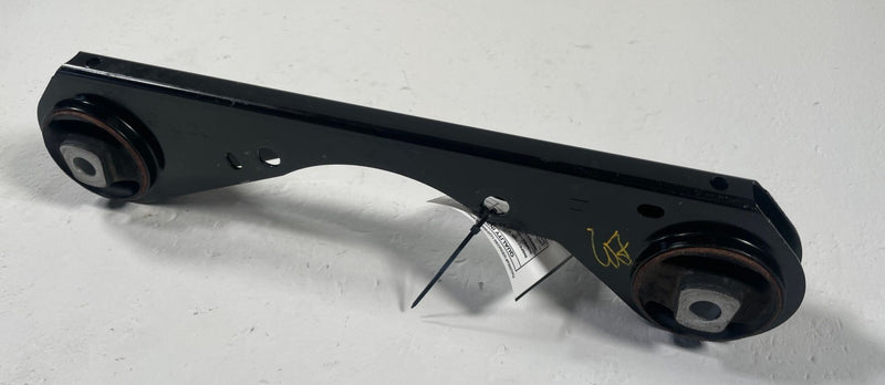 Load image into Gallery viewer, 2021-2025 NISSAN ROGUE AWD REAR DIFFERENTIAL AXLE CARRIER MOUNT BRACKET # 111643
