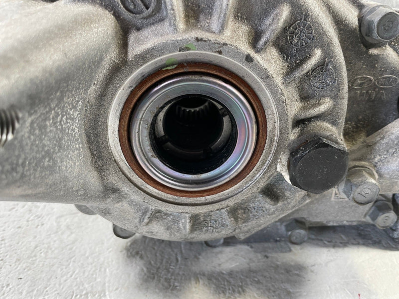 Load image into Gallery viewer, 25-26 HYUNDAI TUCSON AWD REAR DIFFERENTIAL AXLE CARRIER ASSEMBLY 9 MILES #110222
