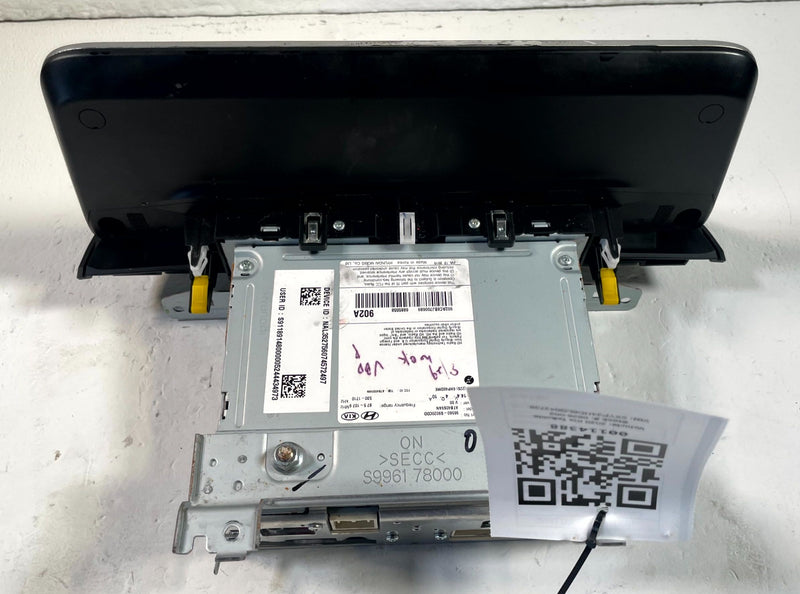 Load image into Gallery viewer, 20-22 KIA TELLURIDE EX FRONT DASH RADIO AUDIO RECEIVER &amp; DISPLAY SCREEN # 114388
