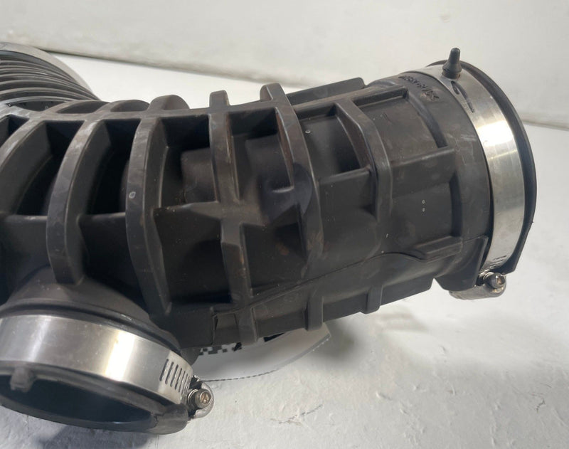 Load image into Gallery viewer, 2022-2025 NISSAN ROGUE ENGINE AIR CLEANER INTAKE HOSE TUBE PIPE 1.5L # 111631
