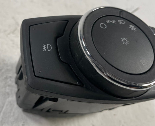 2015 - 2023 FORD MUSTANG FRONT LEFT DRIVER SIDE HEADLIGHT CONTROL SWITCH