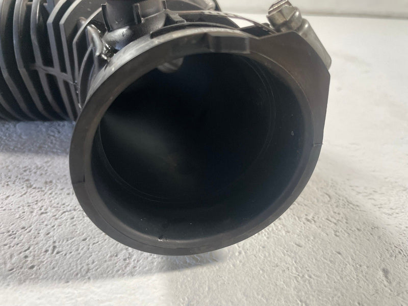 Load image into Gallery viewer, 2022-2025 NISSAN ROGUE ENGINE AIR CLEANER INTAKE HOSE TUBE PIPE 1.5L # 111631
