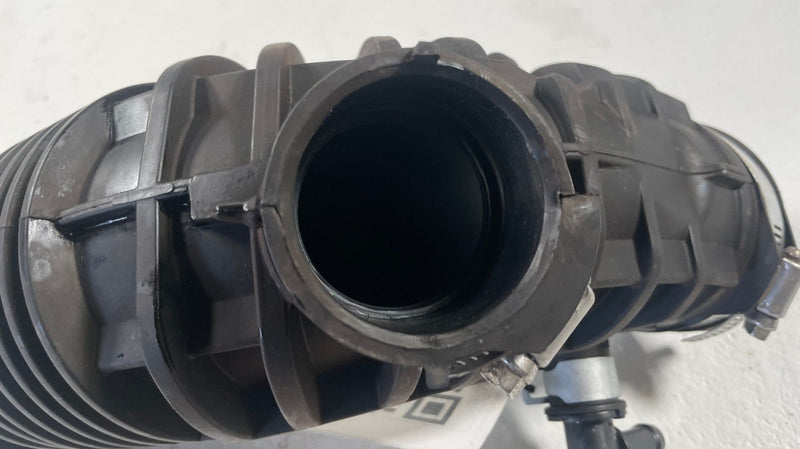 Load image into Gallery viewer, 2022-2025 NISSAN ROGUE ENGINE AIR CLEANER INTAKE HOSE TUBE PIPE 1.5L # 111631
