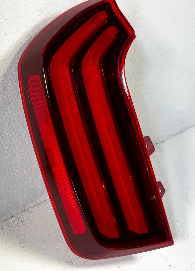 Load image into Gallery viewer, 20-22 KIA TELLURIDE REAR LEFT LED QUARTER PANEL MOUNTED TAIL LIGHT LAMP # 114357
