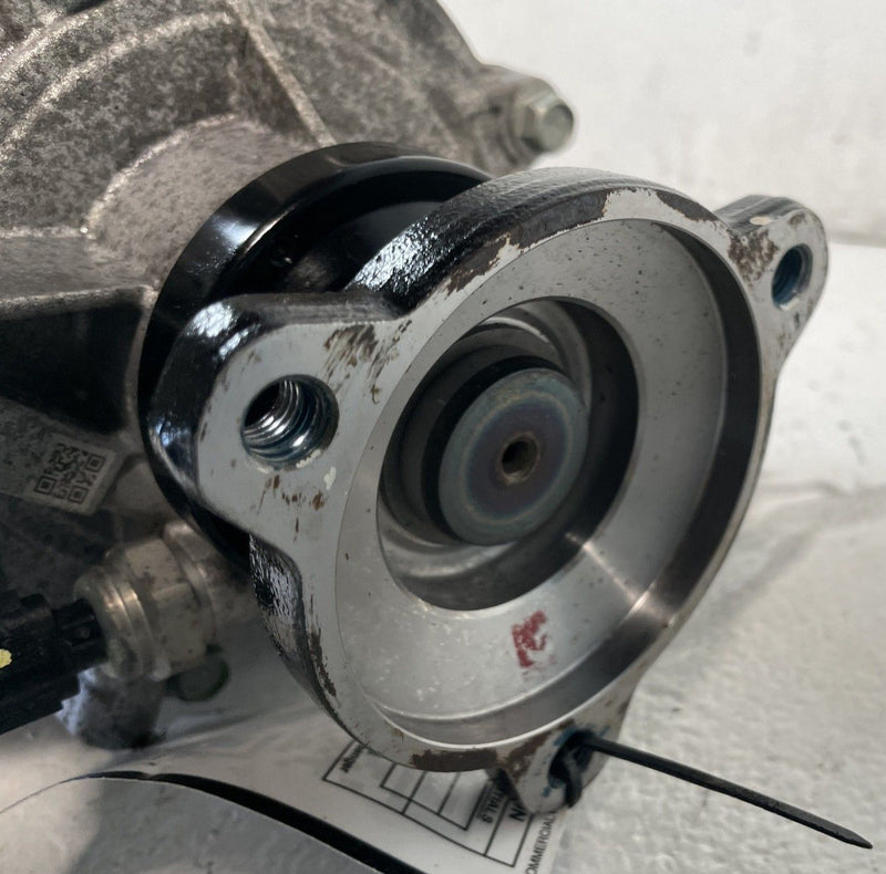 Load image into Gallery viewer, 2022-2025 HYUNDAI TUCSON AWD REAR DIFFERENTIAL AXLE CARRIER ASSEMBLY # 107408
