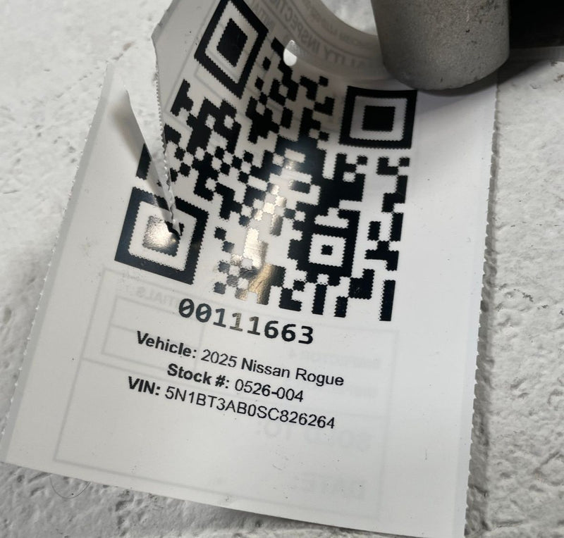 Load image into Gallery viewer, 2021-2025 NISSAN ROGUE ENGINE TORQUE ROD MOUNT BRACKET 1.5L 113606RC5B # 111663
