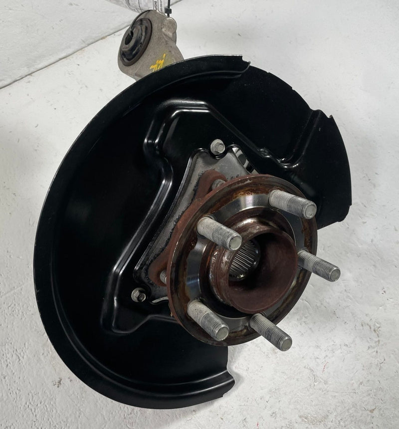 Load image into Gallery viewer, 2015-2023 FORD MUSTANG RWD REAR RIGHT PASSENGER SPINDLE KNUCKLE W/ HUB # 112961
