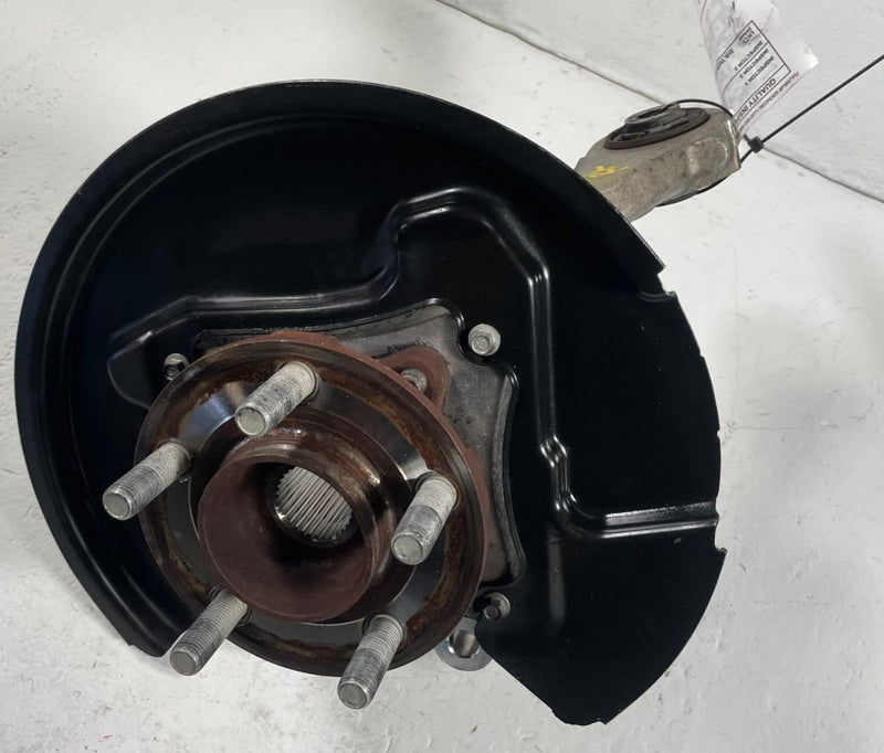 Load image into Gallery viewer, 2015-2023 FORD MUSTANG RWD REAR RIGHT PASSENGER SPINDLE KNUCKLE W/ HUB # 112961
