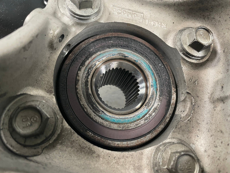 Load image into Gallery viewer, 2015-2023 FORD MUSTANG RWD REAR RIGHT PASSENGER SPINDLE KNUCKLE W/ HUB # 112961
