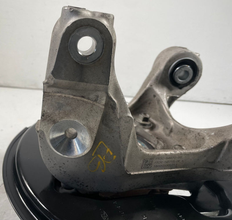 Load image into Gallery viewer, 2015-2023 FORD MUSTANG RWD REAR RIGHT PASSENGER SPINDLE KNUCKLE W/ HUB # 112961
