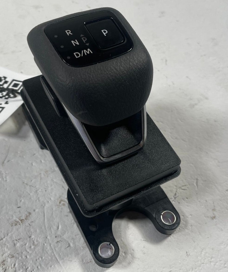 Load image into Gallery viewer, 2024 - 2025 NISSAN ROGUE AUTOMATIC TRANSMISSION GEAR SHIFTER LEVER KNOB # 111652
