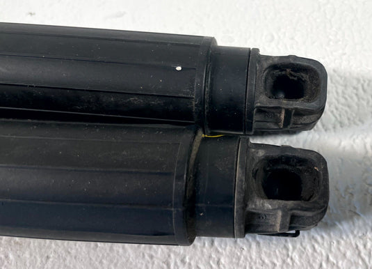 20-22 KIA TELLURIDE REAR LEFT & RIGHT TAILGATE SHOCK STRUT LIFT SUPPORT