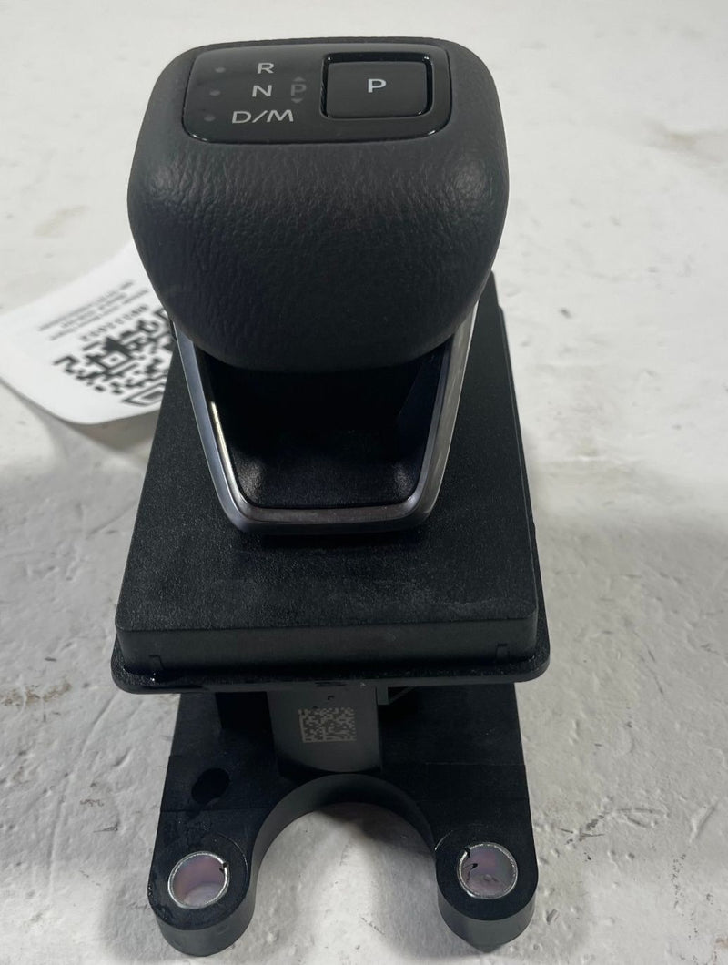 Load image into Gallery viewer, 2024 - 2025 NISSAN ROGUE AUTOMATIC TRANSMISSION GEAR SHIFTER LEVER KNOB # 111652
