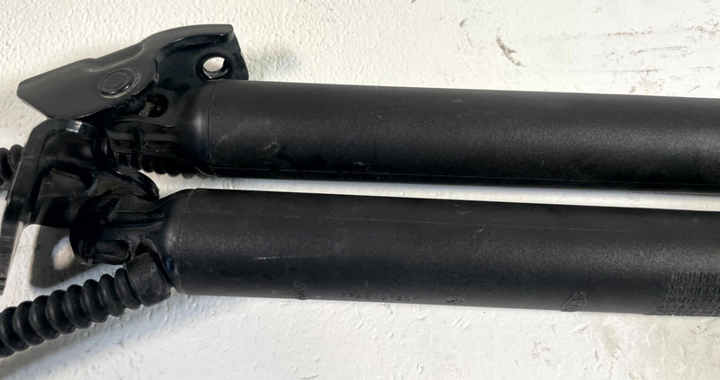 Load image into Gallery viewer, 20-22 KIA TELLURIDE REAR LEFT &amp; RIGHT TAILGATE SHOCK STRUT LIFT SUPPORT # 114387

