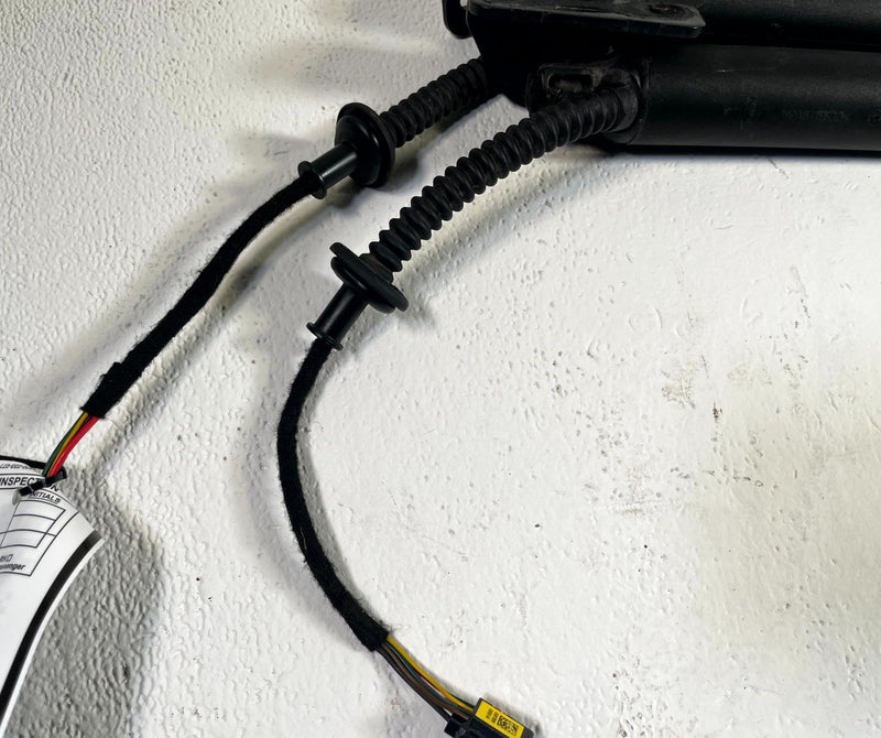 Load image into Gallery viewer, 20-22 KIA TELLURIDE REAR LEFT &amp; RIGHT TAILGATE SHOCK STRUT LIFT SUPPORT # 114387
