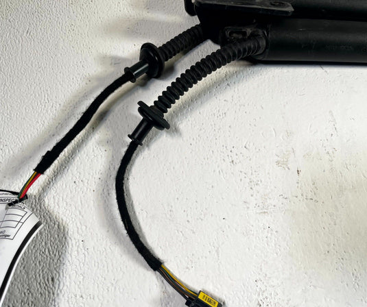 20-22 KIA TELLURIDE REAR LEFT & RIGHT TAILGATE SHOCK STRUT LIFT SUPPORT