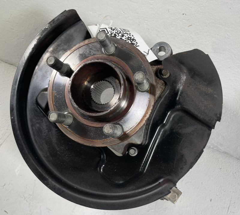 Load image into Gallery viewer, 2015-2023 FORD MUSTANG RWD REAR LEFT DRIVER SIDE SPINDLE KNUCKLE W/ HUB # 112946
