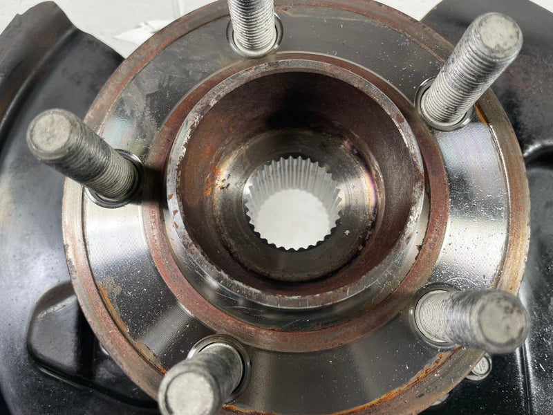 Load image into Gallery viewer, 2015-2023 FORD MUSTANG RWD REAR LEFT DRIVER SIDE SPINDLE KNUCKLE W/ HUB # 112946
