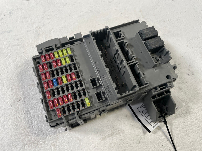 Load image into Gallery viewer, 2022 - 2024 HONDA CIVIC UNDER DASH FUSE RELAY CABIN JUNCTION BOX 2.0L # 108888
