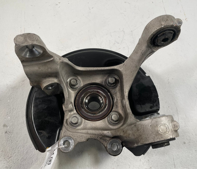 Load image into Gallery viewer, 2015-2023 FORD MUSTANG RWD REAR LEFT DRIVER SIDE SPINDLE KNUCKLE W/ HUB # 112946
