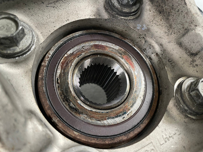 Load image into Gallery viewer, 2015-2023 FORD MUSTANG RWD REAR LEFT DRIVER SIDE SPINDLE KNUCKLE W/ HUB # 112946
