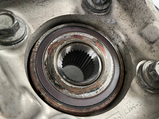 2015-2023 FORD MUSTANG RWD REAR LEFT DRIVER SIDE SPINDLE KNUCKLE W/ HUB