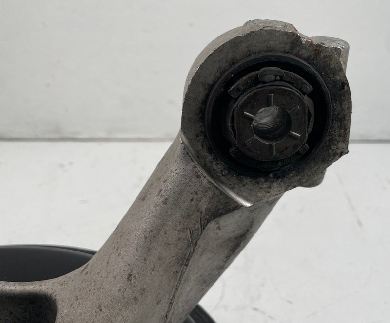 Load image into Gallery viewer, 2015-2023 FORD MUSTANG RWD REAR LEFT DRIVER SIDE SPINDLE KNUCKLE W/ HUB # 112946

