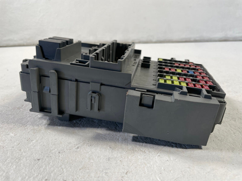 Load image into Gallery viewer, 2022 - 2024 HONDA CIVIC UNDER DASH FUSE RELAY CABIN JUNCTION BOX 2.0L # 108888

