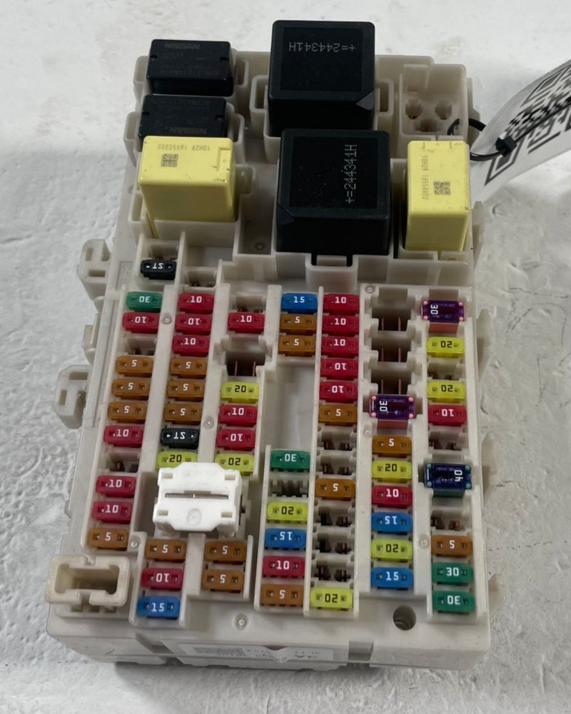 Load image into Gallery viewer, 2024-2025 NISSAN ROGUE ENGINE DASH CABIN FUSE RELAY JUNCTION BLOCK BOX # 111665
