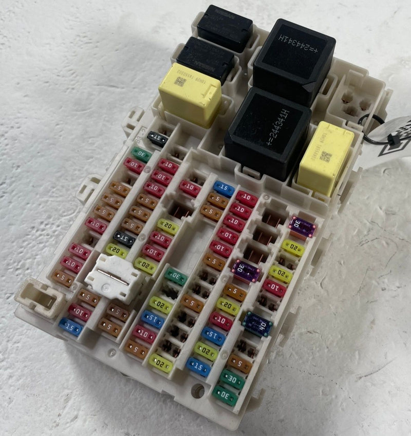 Load image into Gallery viewer, 2024-2025 NISSAN ROGUE ENGINE DASH CABIN FUSE RELAY JUNCTION BLOCK BOX # 111665
