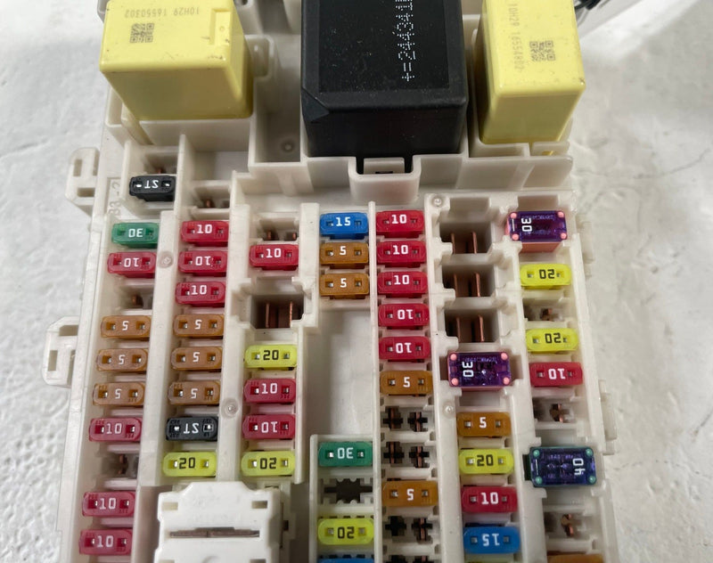 Load image into Gallery viewer, 2024-2025 NISSAN ROGUE ENGINE DASH CABIN FUSE RELAY JUNCTION BLOCK BOX # 111665
