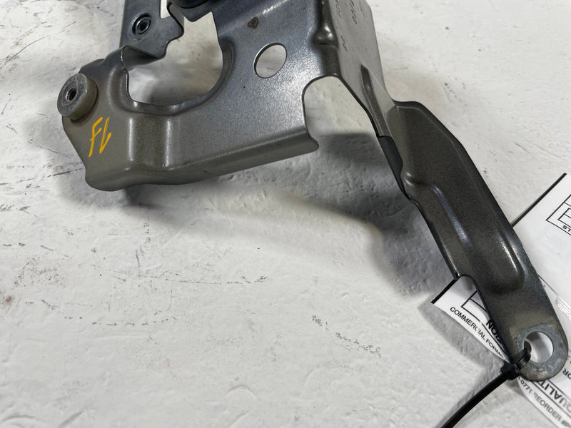 Load image into Gallery viewer, 2019-2025 BMW G20 330i XDRIVE FRONT LEFT SIDE FENDER MOUNT BRACKET # 110261
