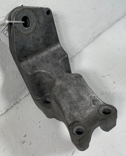 2015 - 2023 FORD MUSTANG FRONT LEFT SIDE ENGINE MOUNT SUPPORT BRACKET