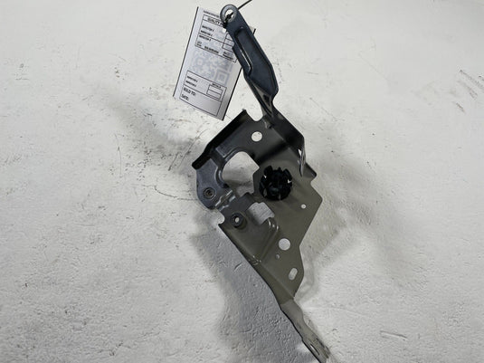 2019-2025 BMW G20 330i XDRIVE FRONT LEFT SIDE FENDER MOUNT BRACKET
