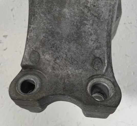 2015 - 2023 FORD MUSTANG FRONT LEFT SIDE ENGINE MOUNT SUPPORT BRACKET
