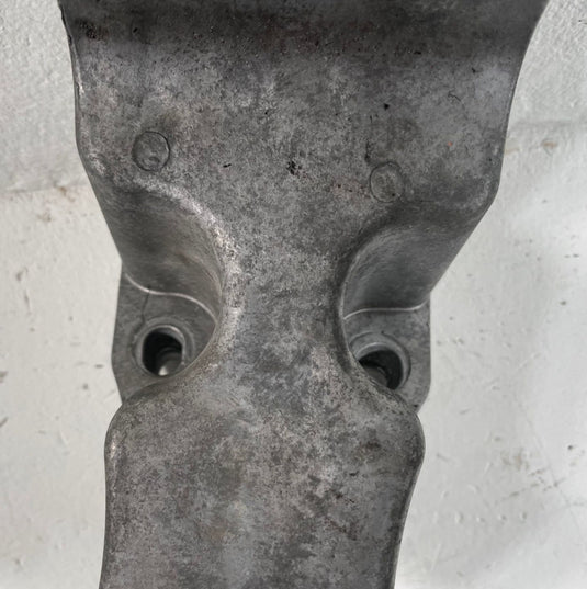2015 - 2023 FORD MUSTANG FRONT LEFT SIDE ENGINE MOUNT SUPPORT BRACKET