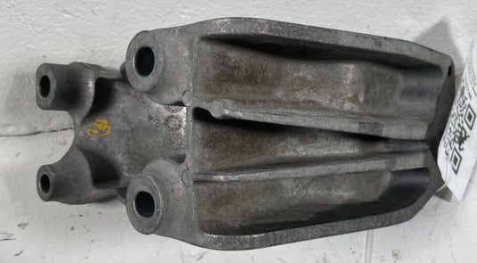 2015 - 2023 FORD MUSTANG FRONT LEFT SIDE ENGINE MOUNT SUPPORT BRACKET